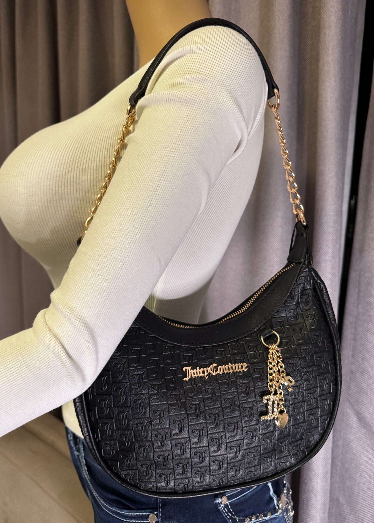 Cartera Juicy Couture Negra con Monograma