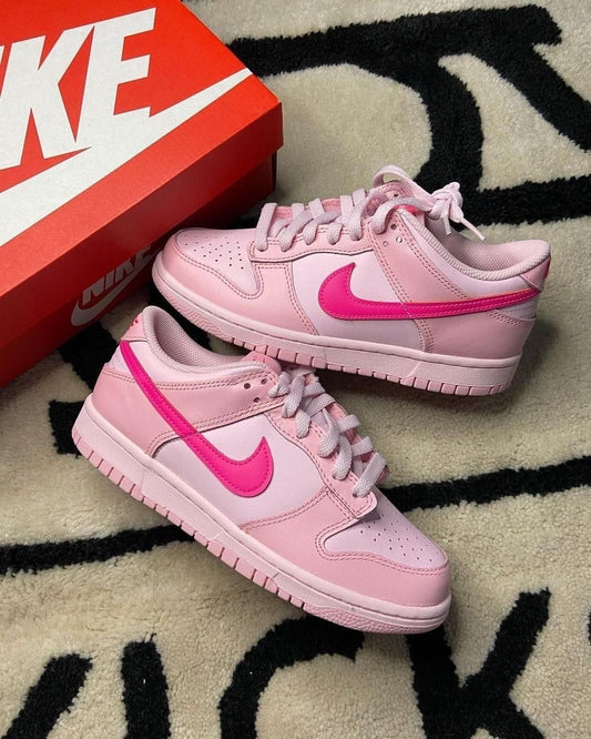 Nike Dunk triple Pink