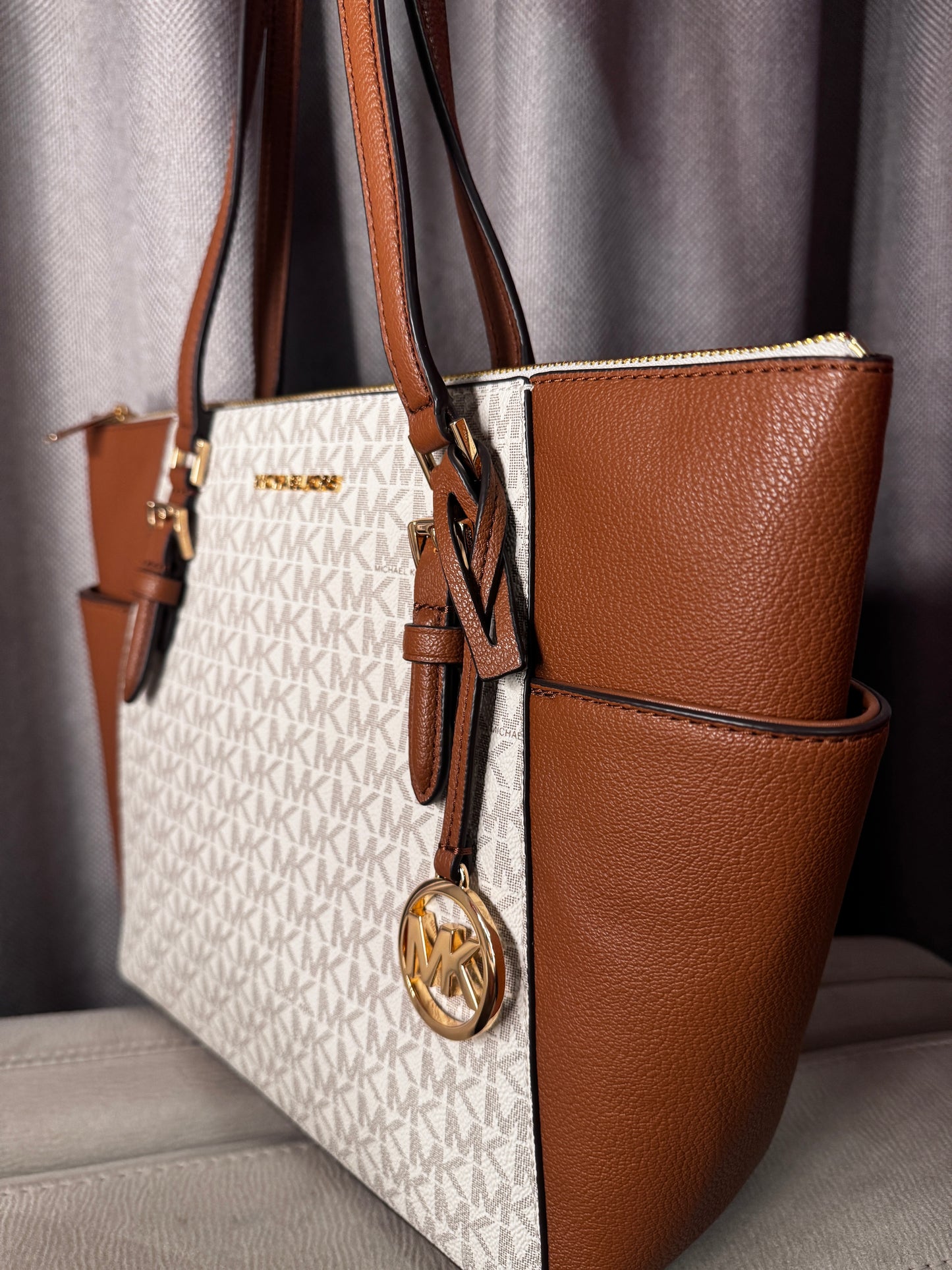 Tote Michael Kors modelo Charlotte