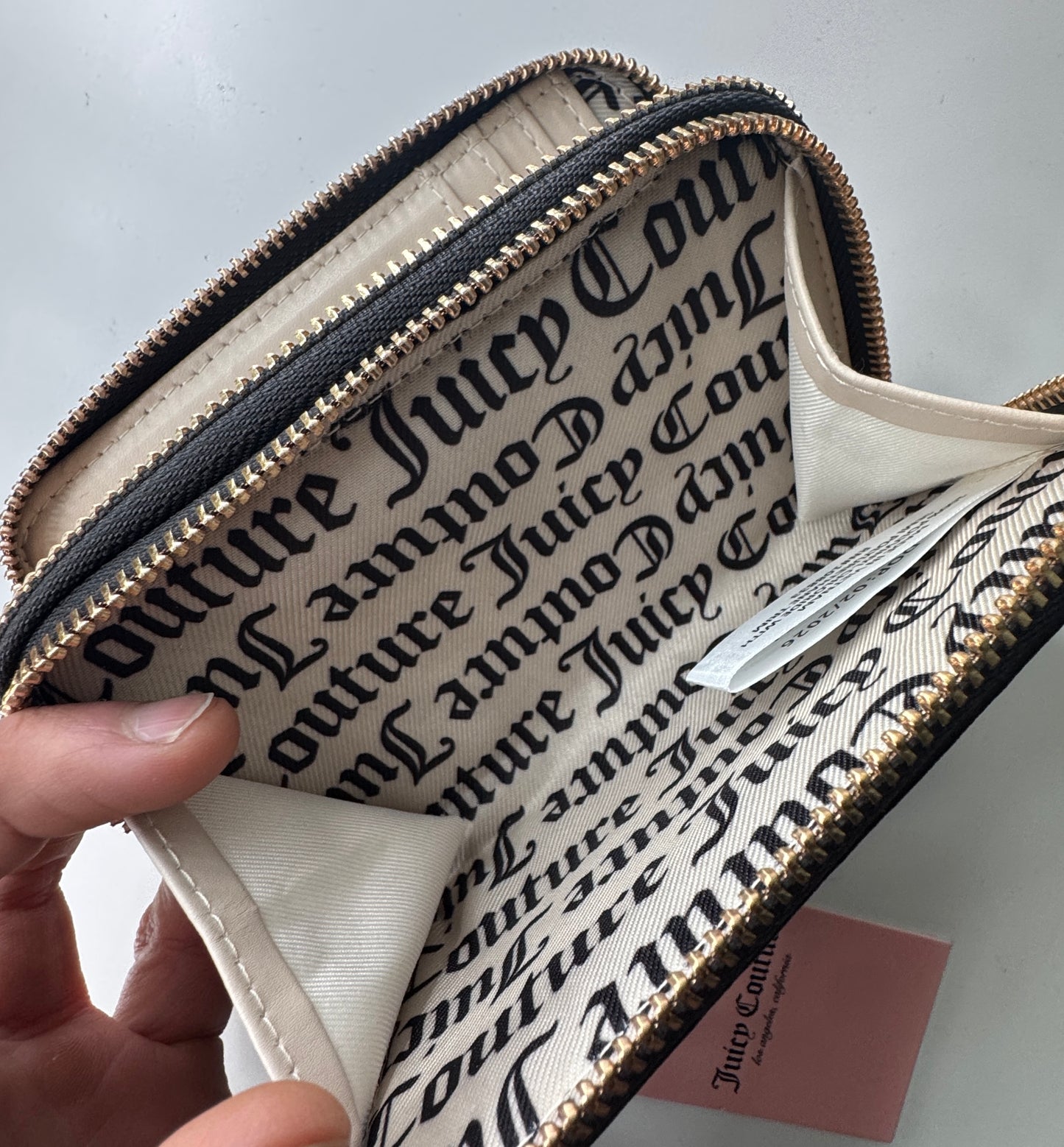 Billetera Juicy Couture con cierre