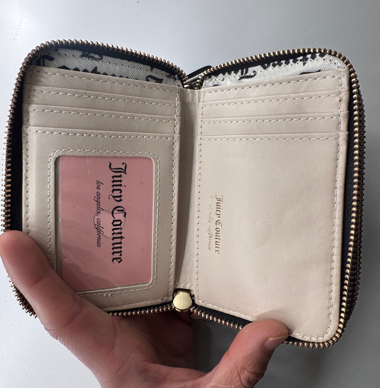Billetera Juicy Couture con cierre