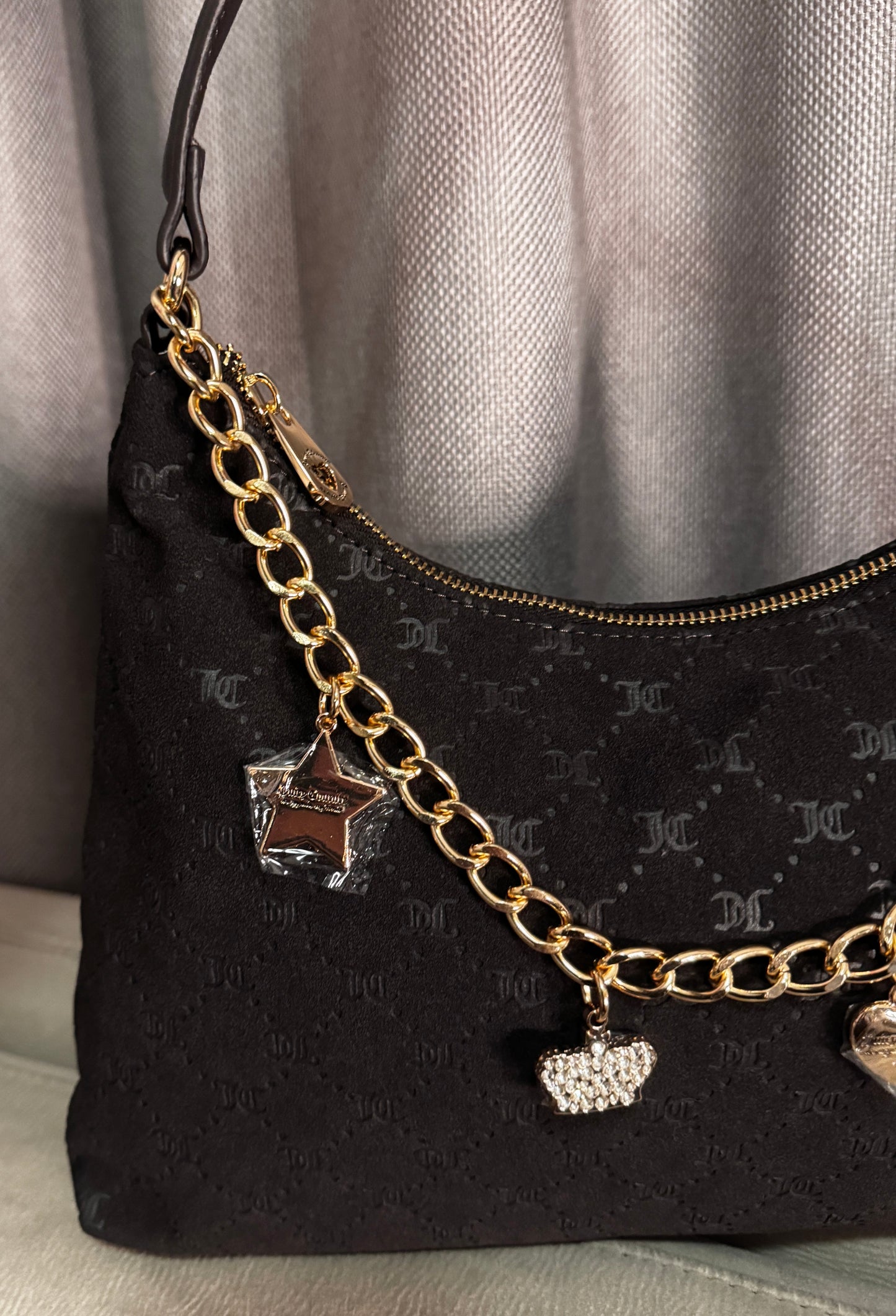 Cartera Juicy Couture Hobo Café Chocolate con Charms
