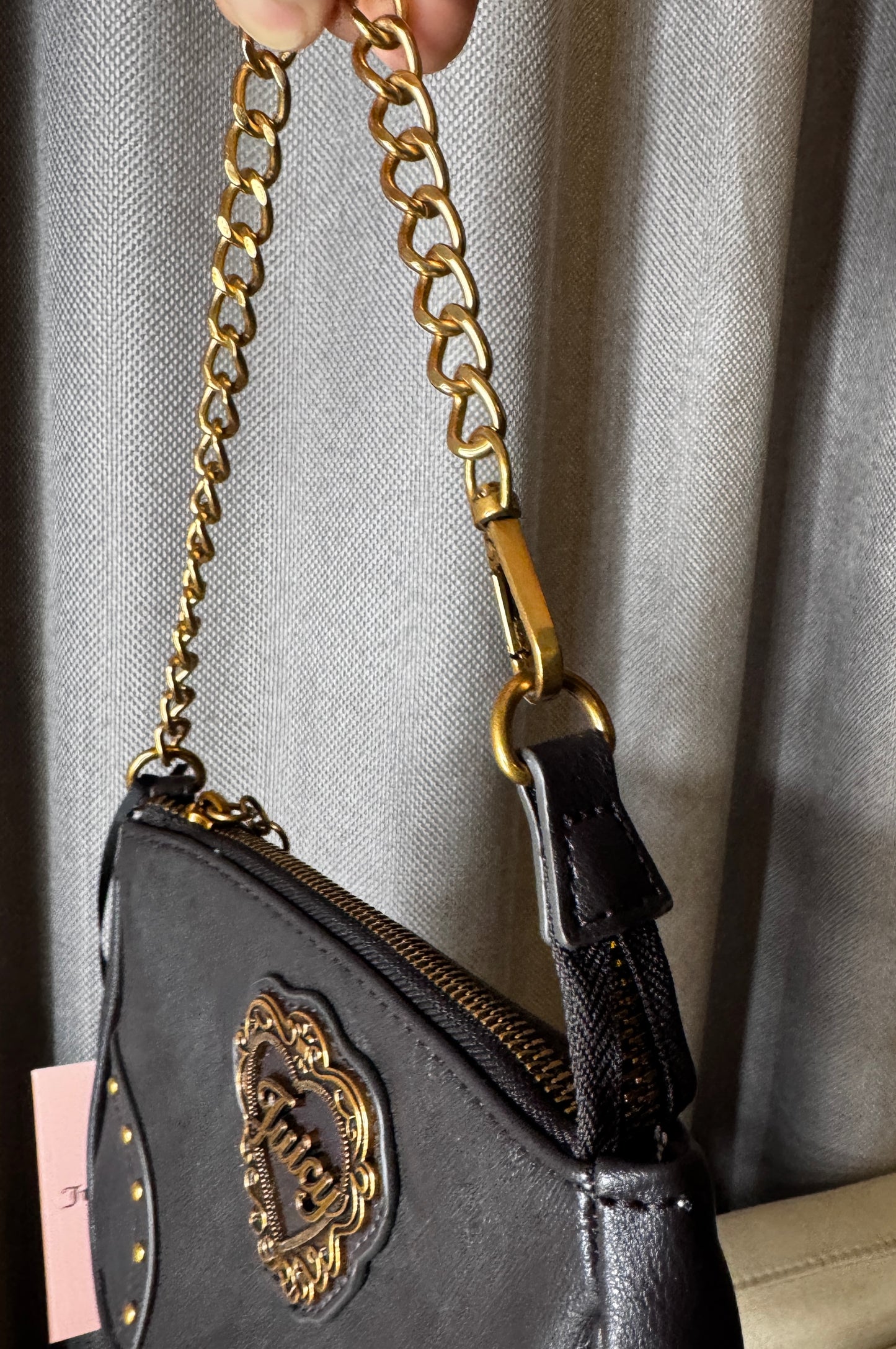 Cartera de hombro Juicy Couture pequeña Chocolate