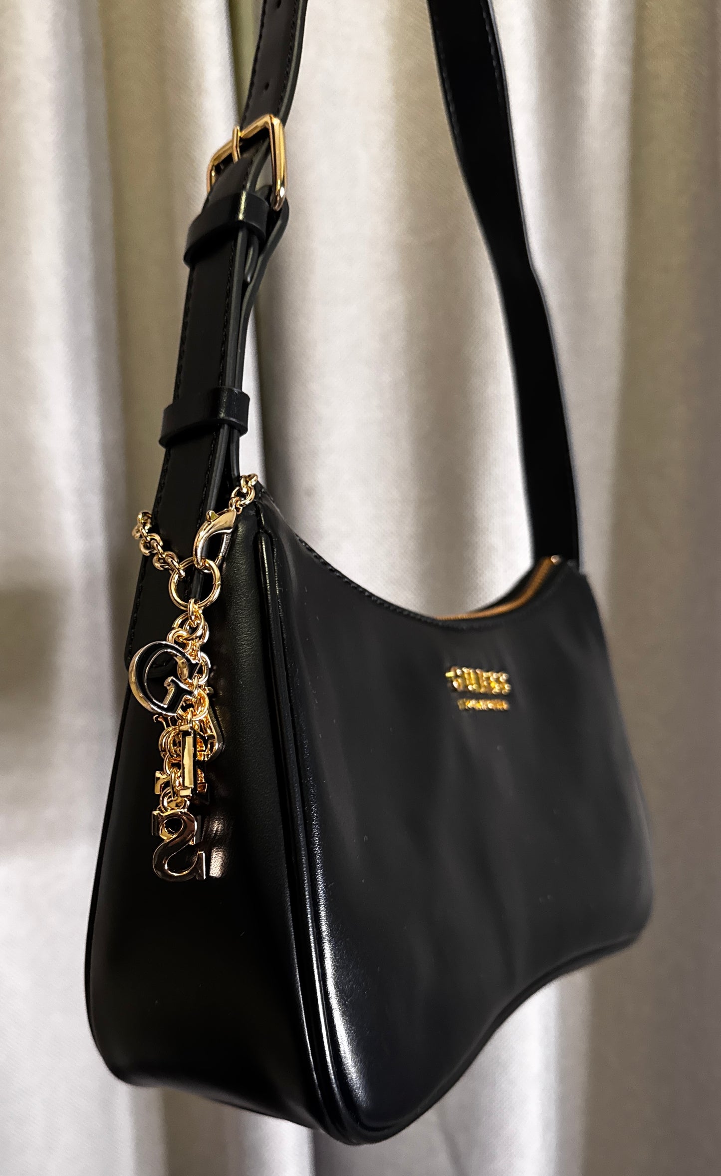 Cartera Guess Negra