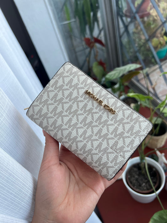 Billetera Michael Kors mediana