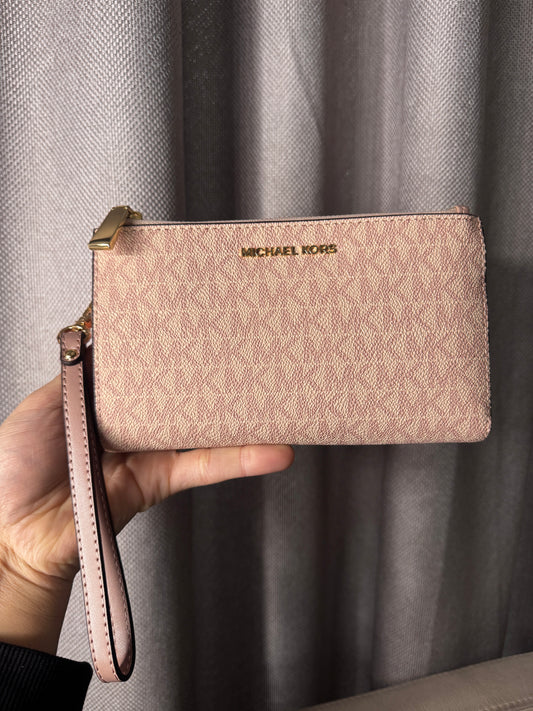 Billetera de Mano Michael Kors Adele Double Zip Wristlet – Rosa
