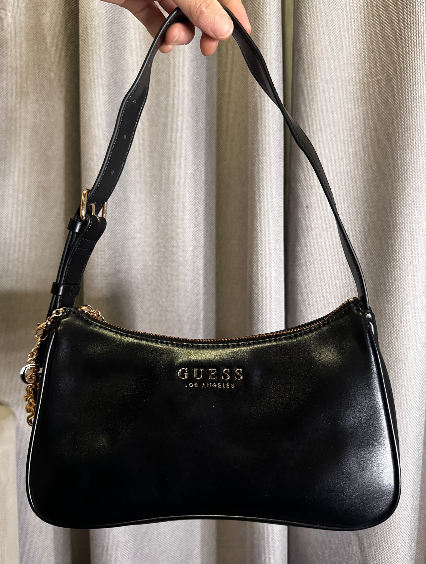 Cartera Guess Negra