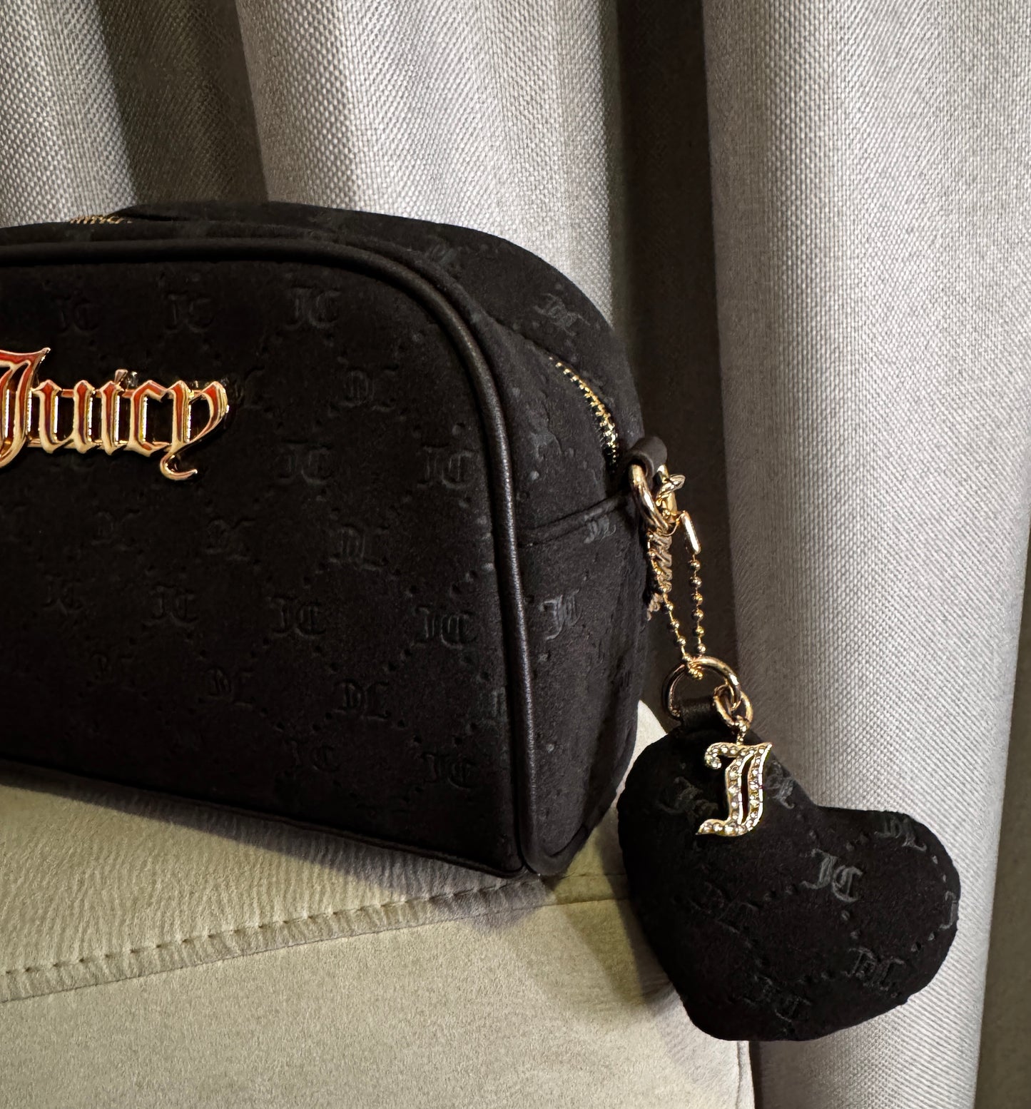 Cartera Juicy Couture Café Chocolate Monogram