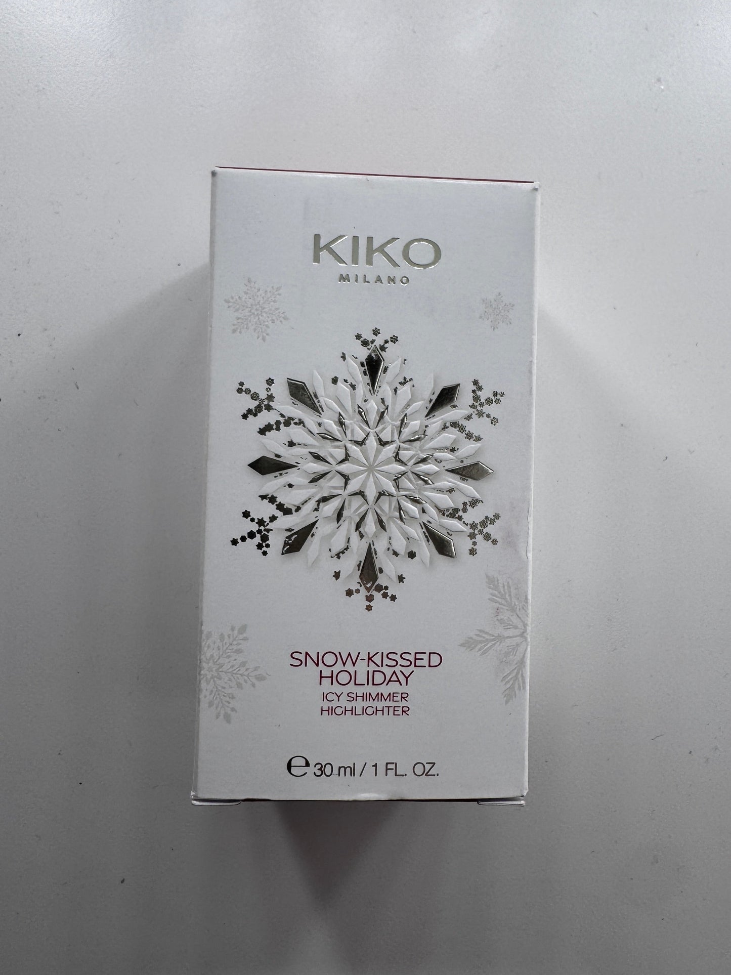 Iluminador Snow-Kissed Holiday Icy Shimmer Highlighter Kiko Milano