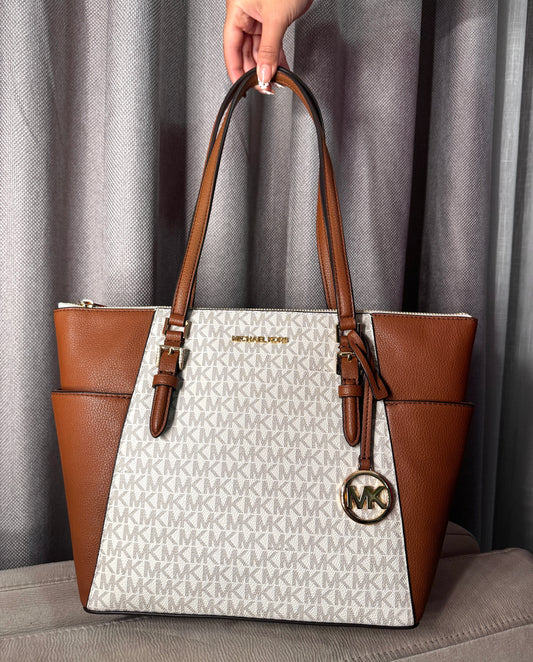 Tote Michael Kors modelo Charlotte