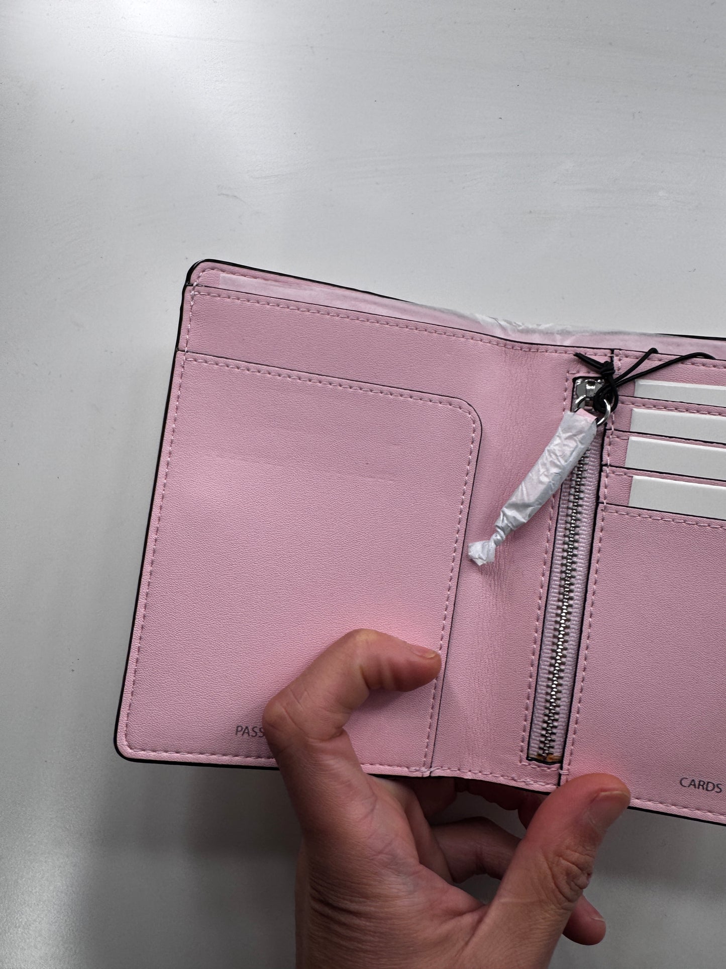 Porta pasaporte VS